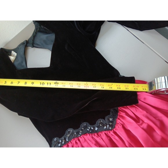 VTG Velvet Satin Dress Gown Size 6 Red Black Velvet 80's Rock Vampire Goth Retro - Picture 15 of 16